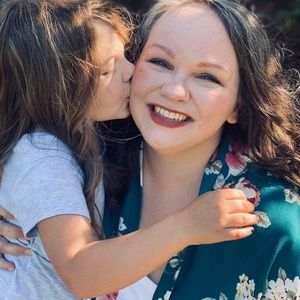 Meet your Posher, Hope